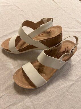 Jeossy Women's Wedge Sandal, White, Size 7